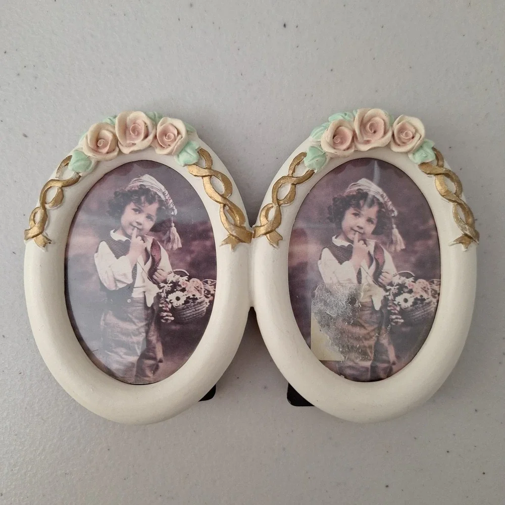 Vintage MCM Double Picture Frame Roses‎ Design Carved Wood TAIWAN 3.5
